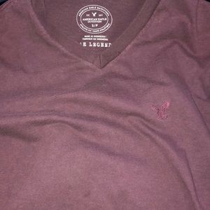 American Eagle V neck shirt